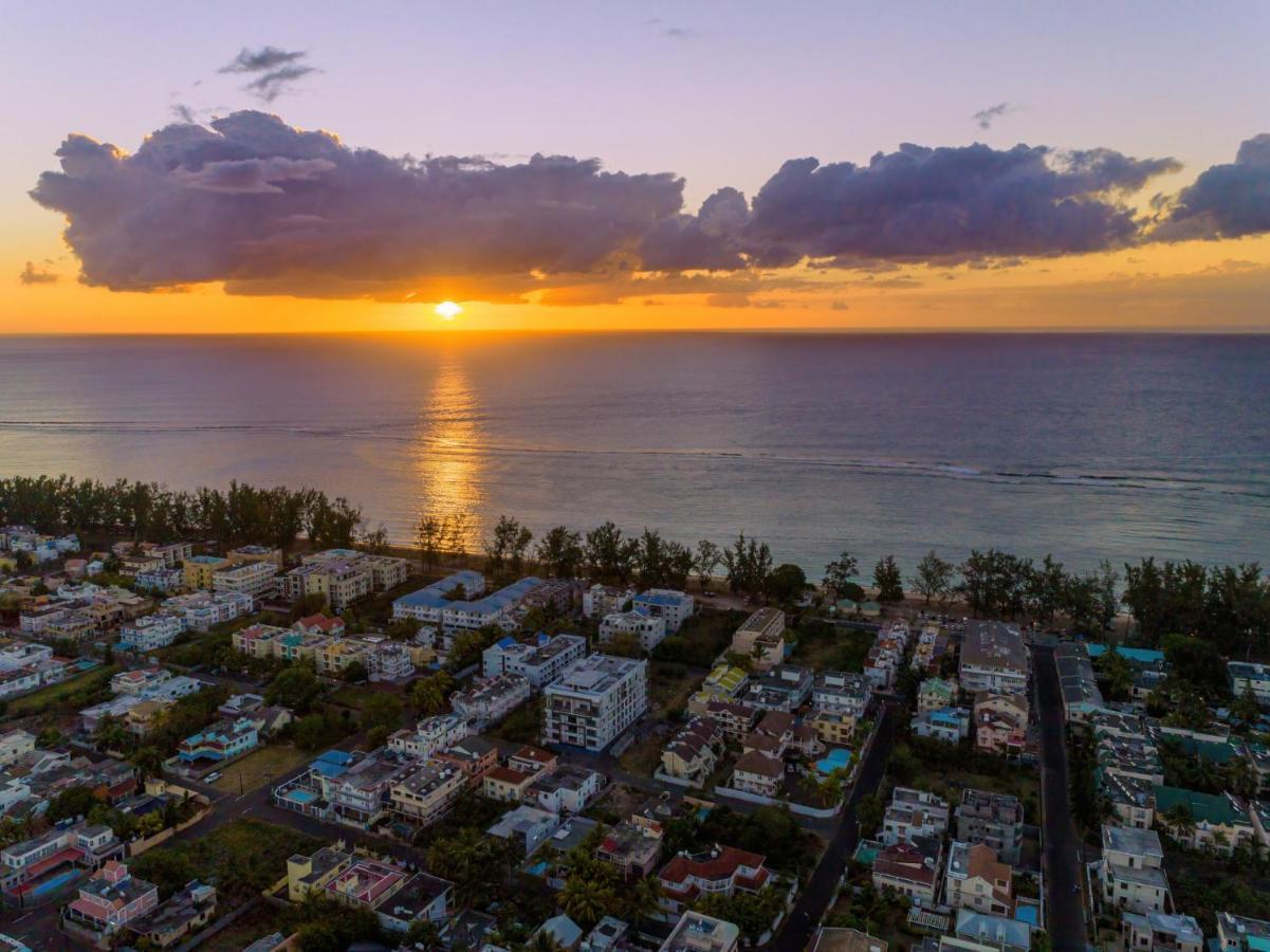 Les Cerisiers Beach Residence, Cosy And Modern 3 Bedroom Apartment Located 50 Metres From The Beach And From All Amenities And Restaurants On The Coastal Road Flic-en-Flacq 외부 사진
