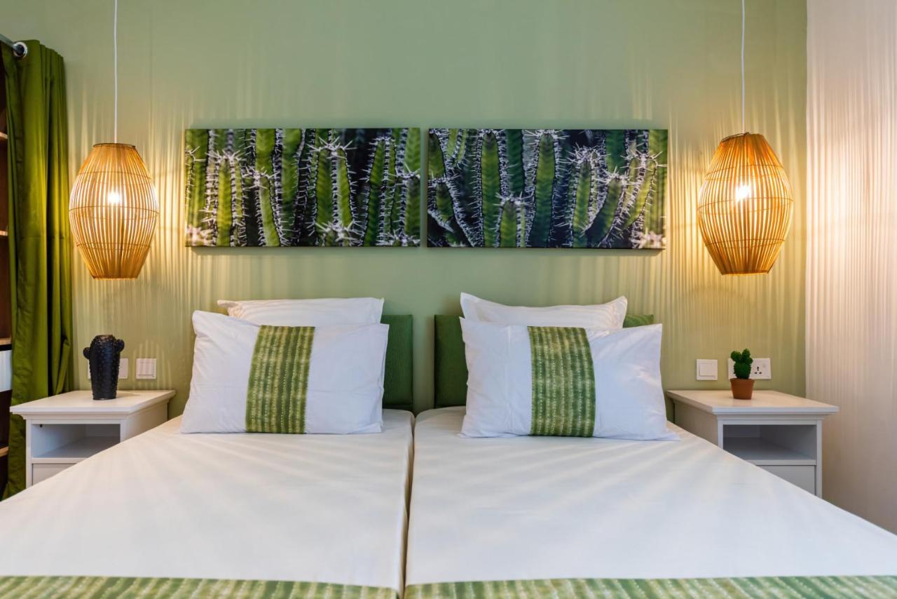 Les Cerisiers Beach Residence, Cosy And Modern 3 Bedroom Apartment Located 50 Metres From The Beach And From All Amenities And Restaurants On The Coastal Road Flic-en-Flacq 외부 사진